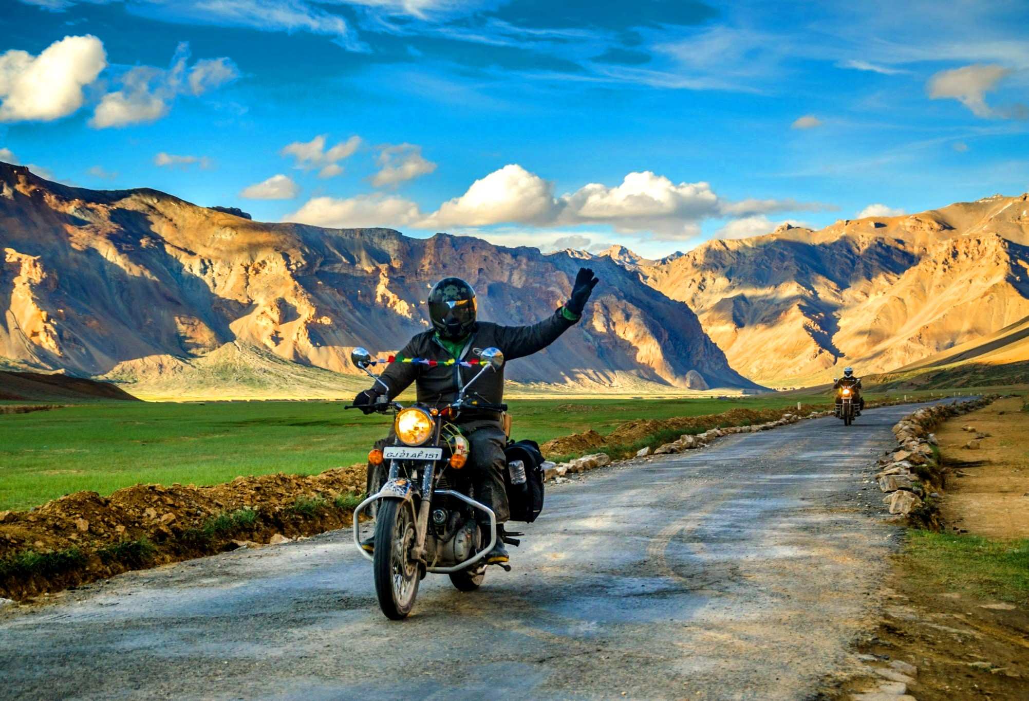 Ladakh-bike-tour-package-banner.jpg