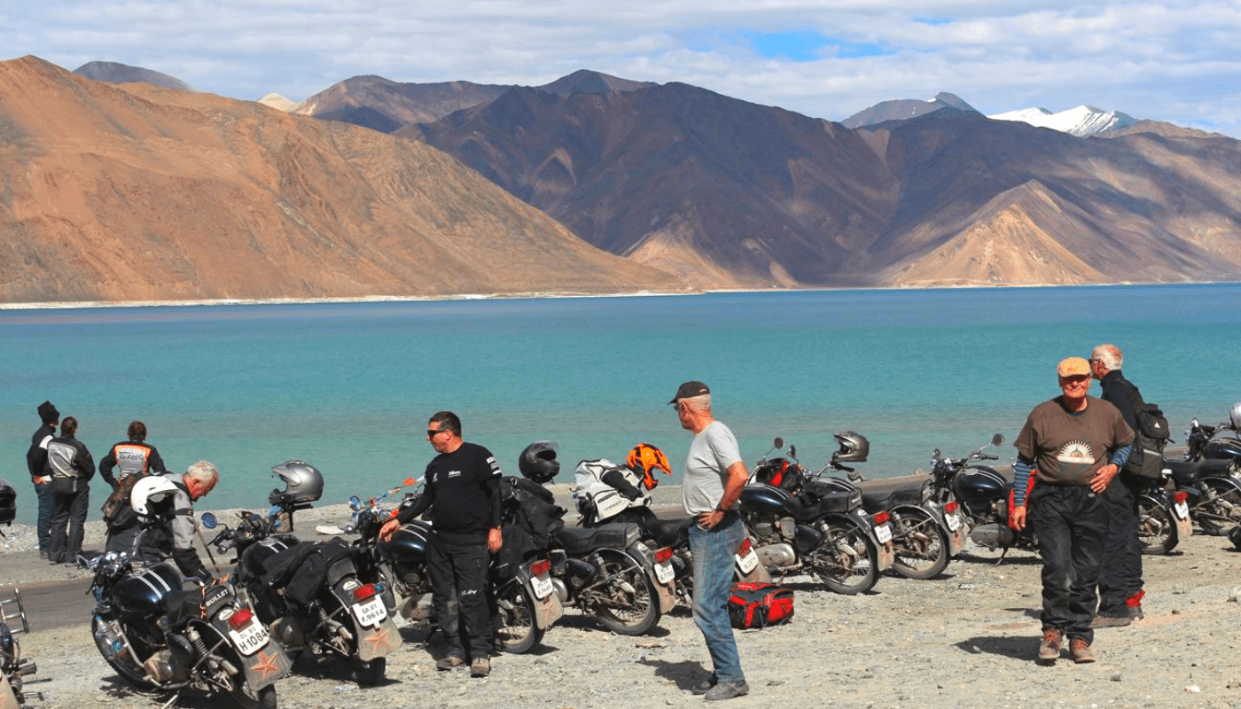 himalayas-pangong-tso-lake-in-ladakh.png